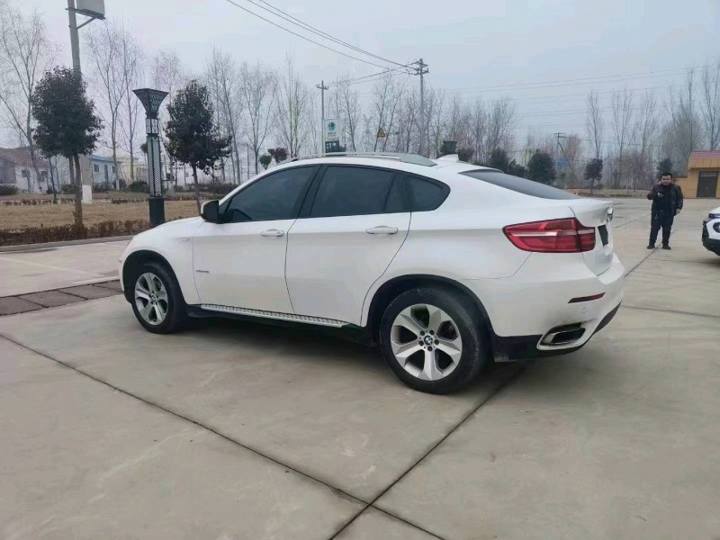 北京14年宝马X68