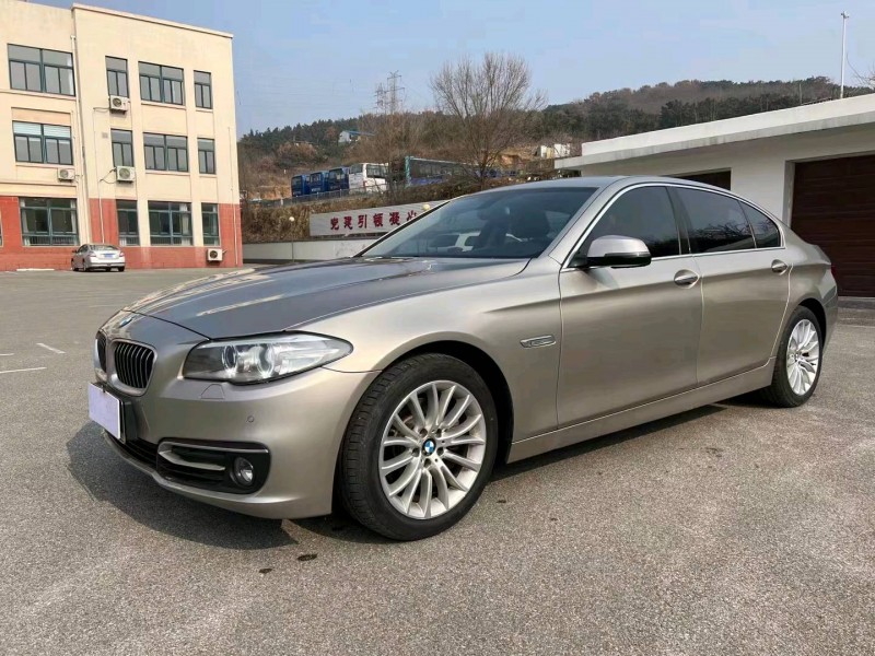 北京16年宝马5系3
