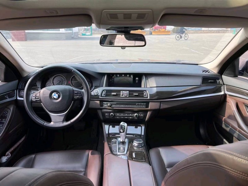 北京16年宝马5系5