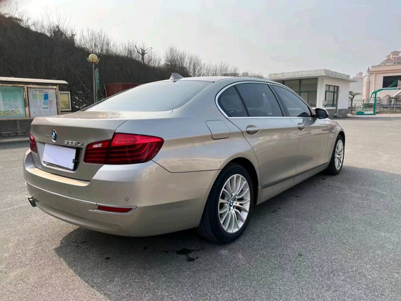 北京16年宝马5系8