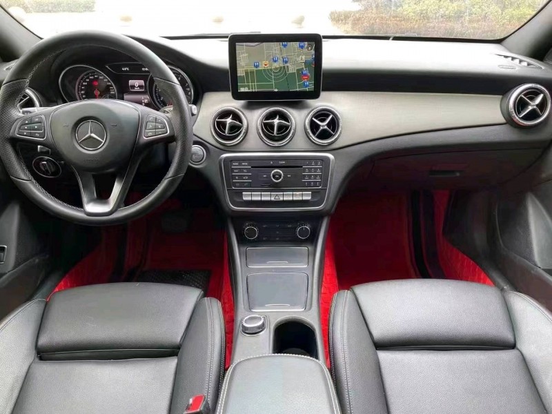 北京17年奔驰CLA5