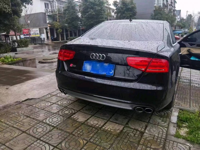 北京11年奧迪A8L6