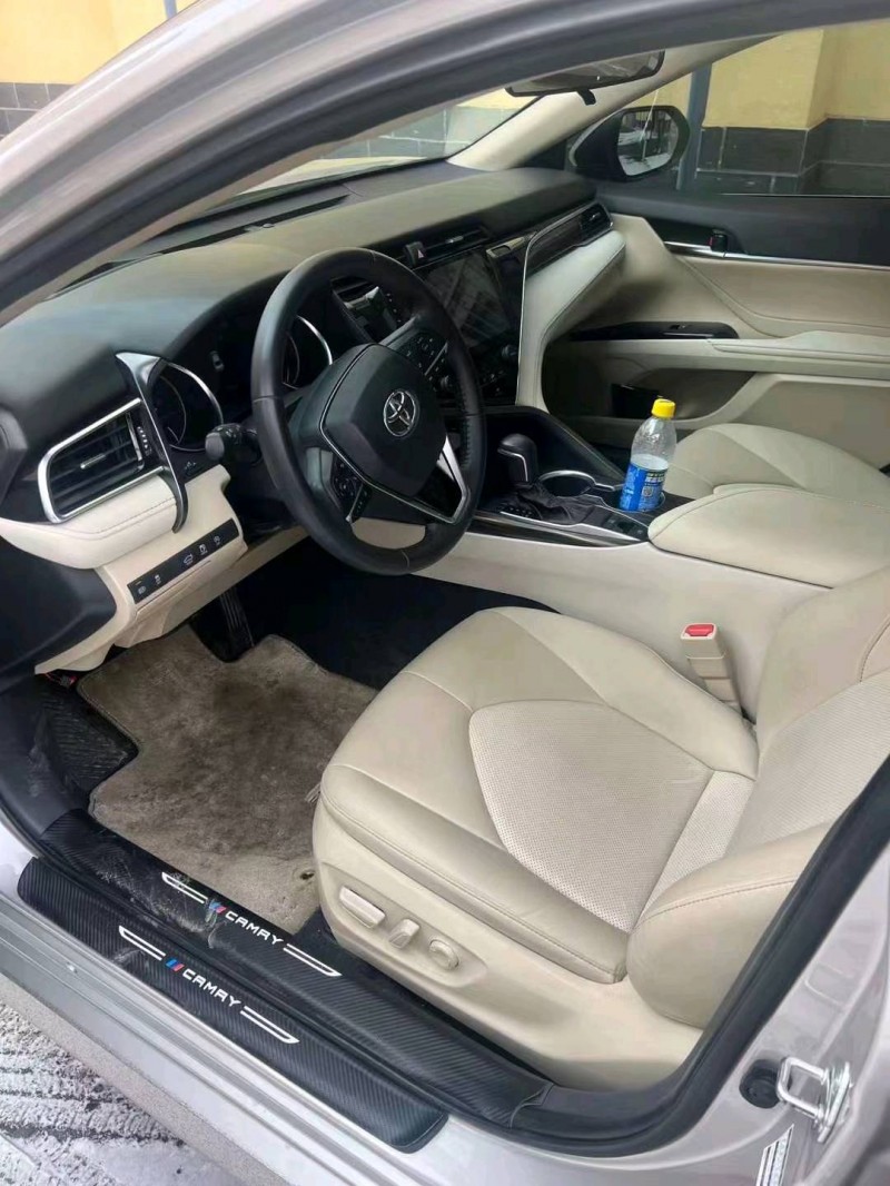 巴彦淖尔20年丰田凯美瑞4