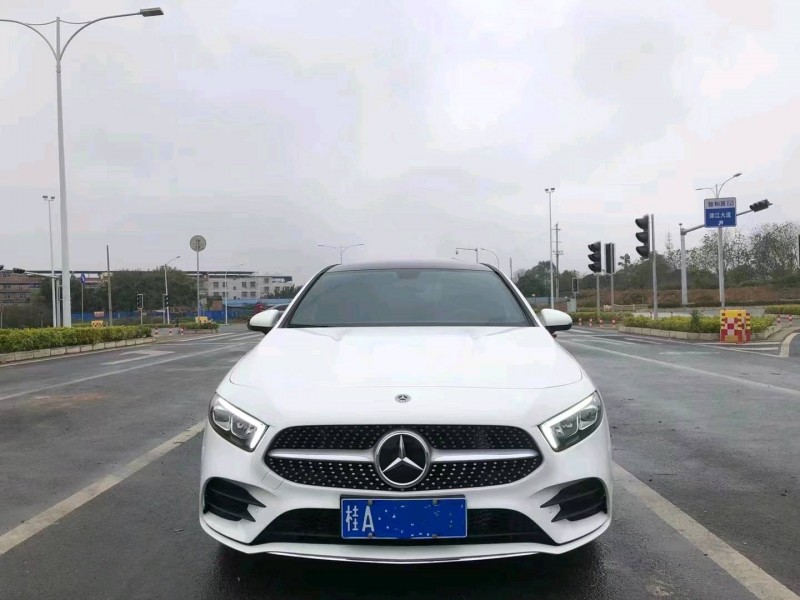 欽州21年奔馳A1