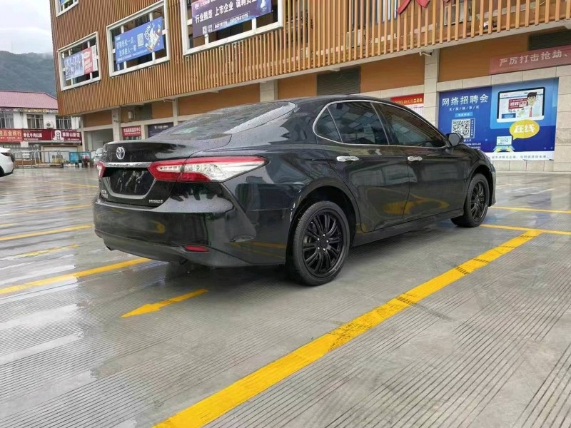 北京18年丰田凯美瑞9