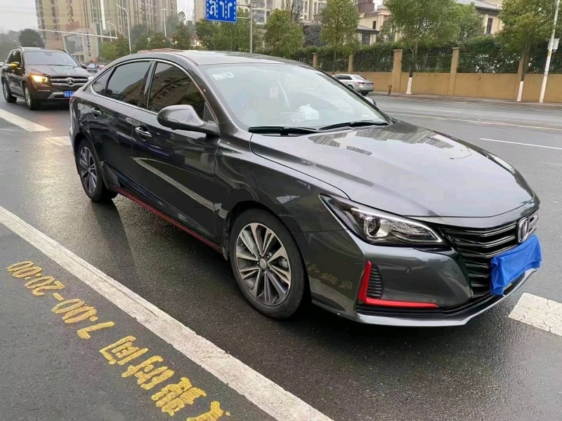 張家界21年長安汽車銳程CC7