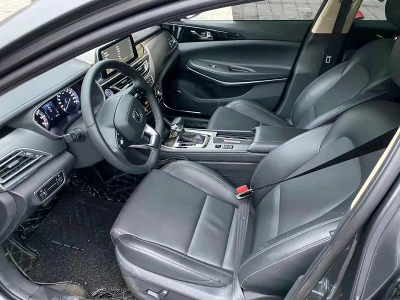 張家界21年長安汽車銳程CC6