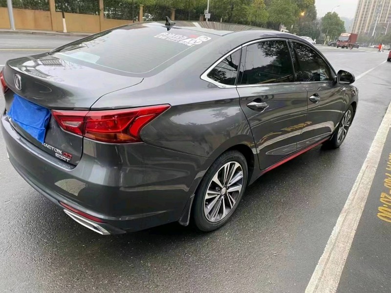 張家界21年長安汽車銳程CC2