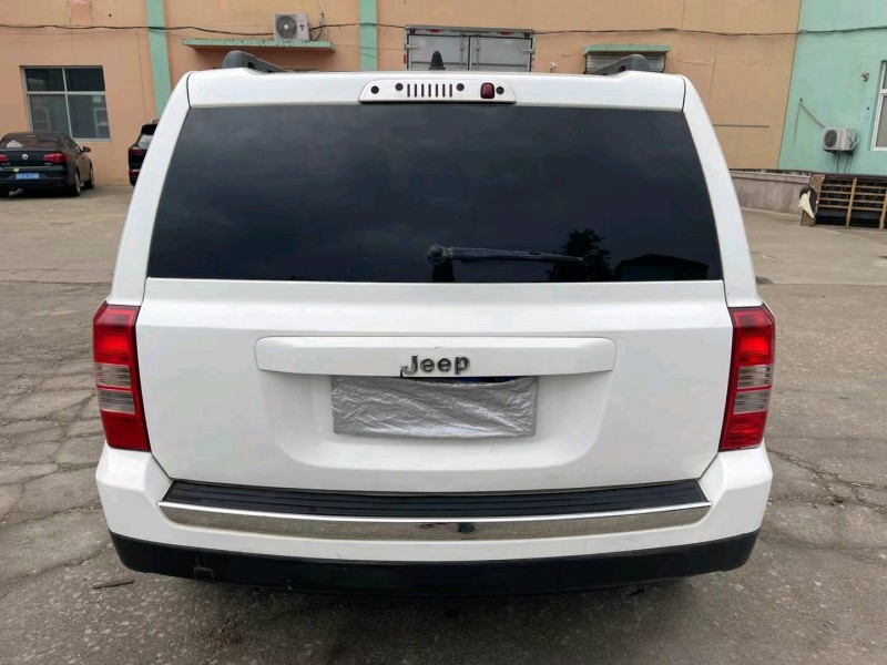 青島12年Jeep自由客1