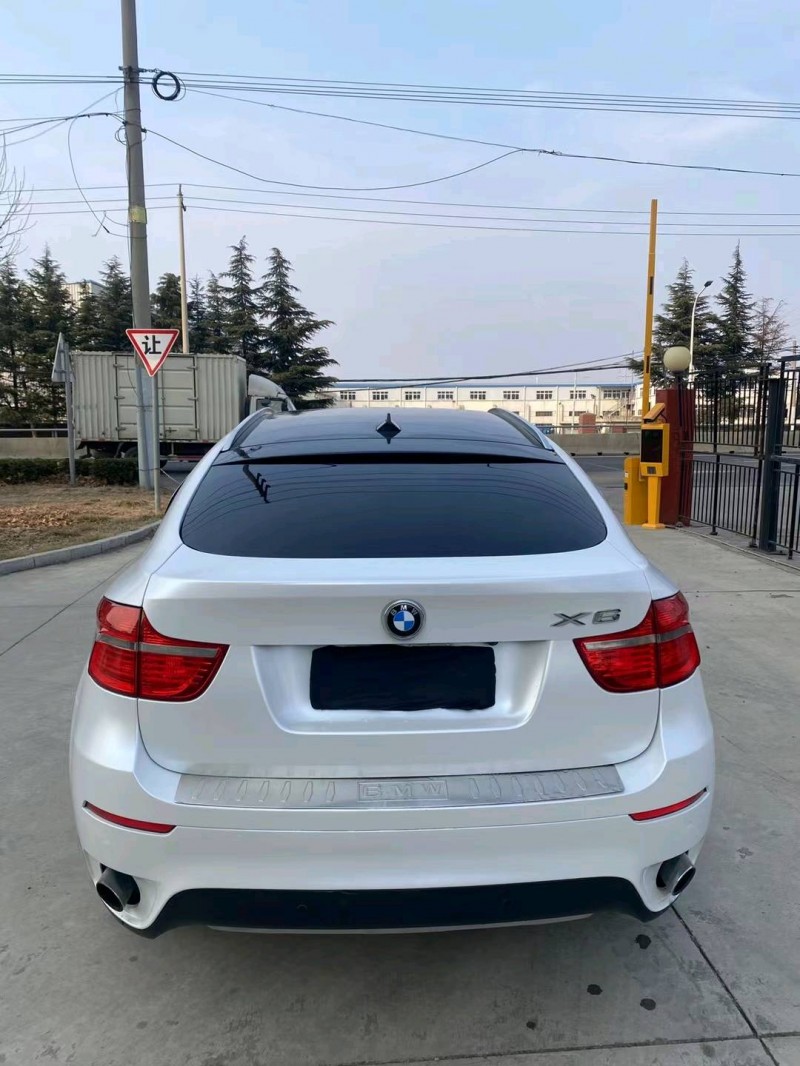 泰安11年寶馬X67
