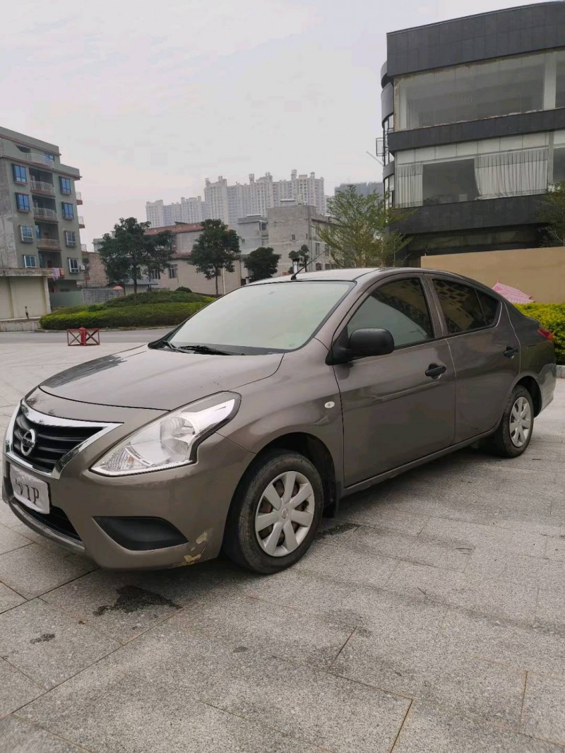 玉林16年日產陽光2