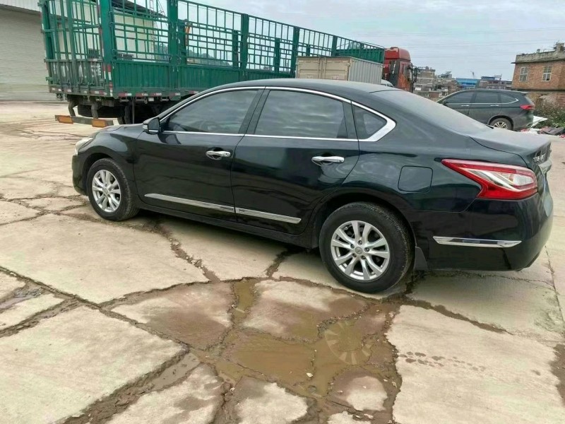 貴港16年日產天籟4