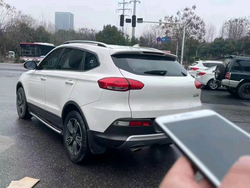 咸寧17年獵豹汽車CS108