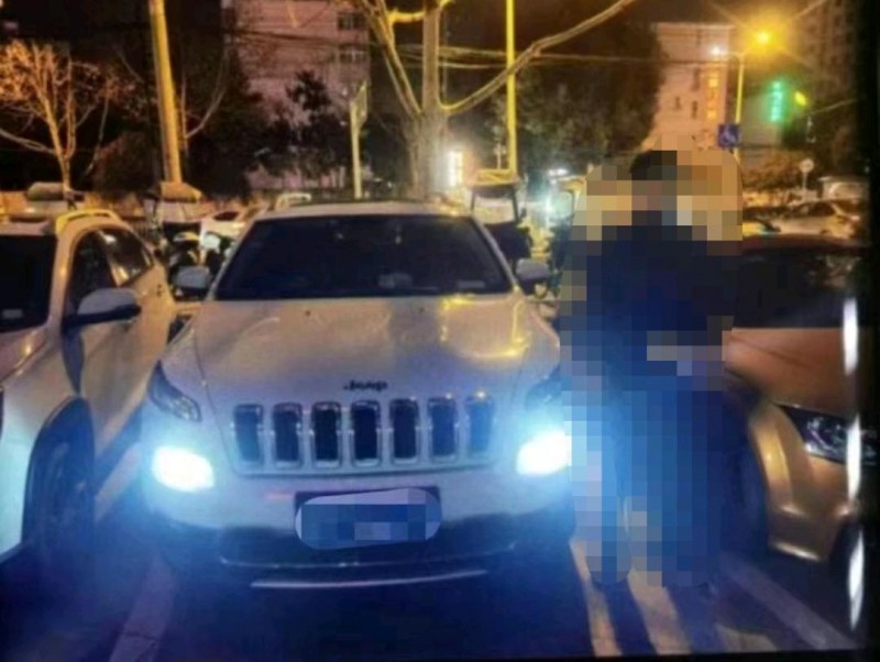 黃山18年Jeep自由光5