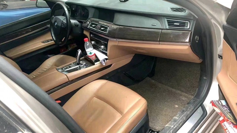 北京12年宝马7系3