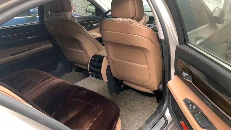 北京12年宝马7系4