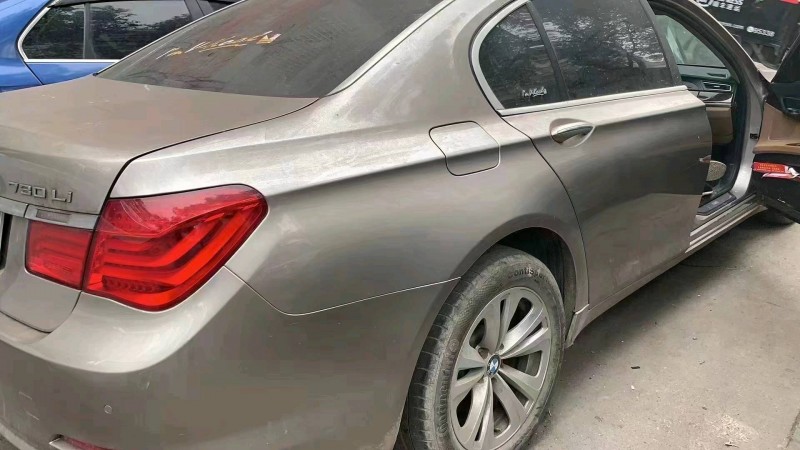 北京12年宝马7系5