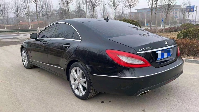 北京13年奔驰CLS8