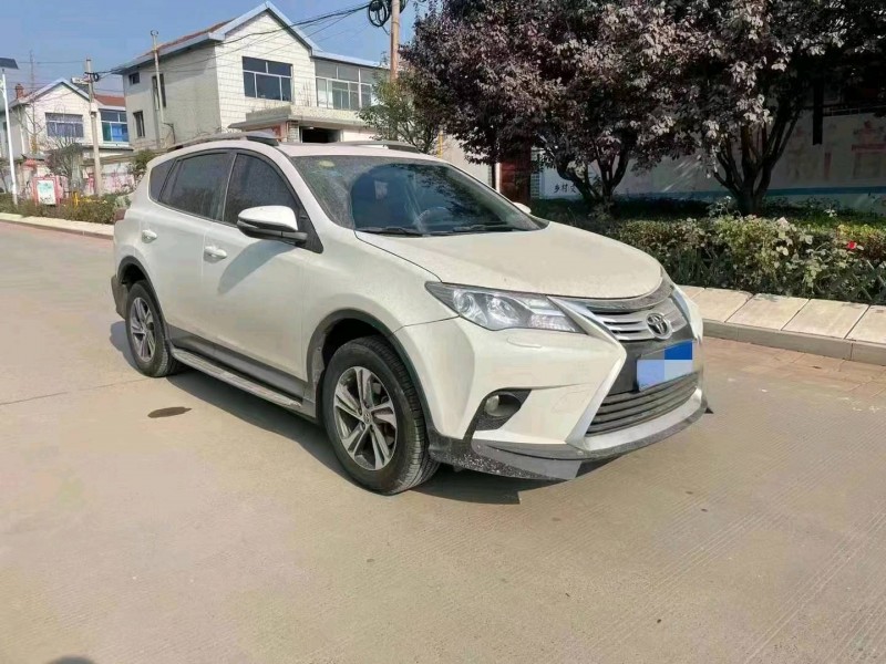 泰安16年豐田RAV4榮放7