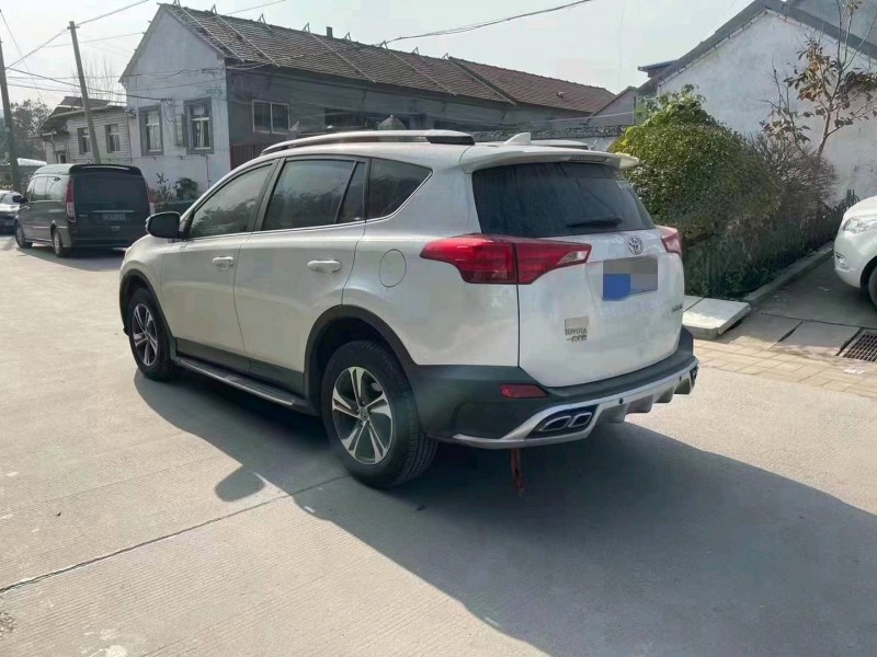 泰安16年豐田RAV4榮放2