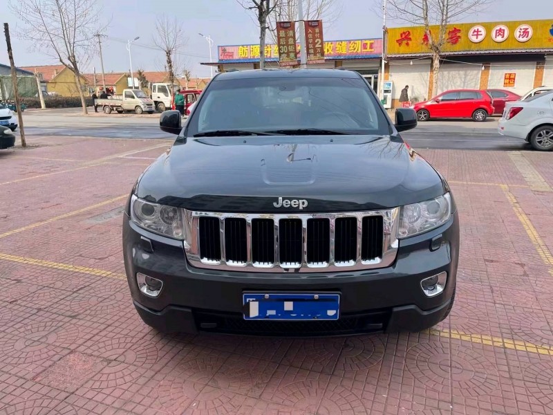泰安11年Jeep大切諾基1
