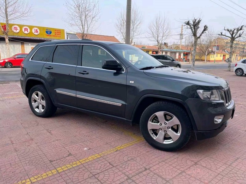 泰安11年Jeep大切諾基2