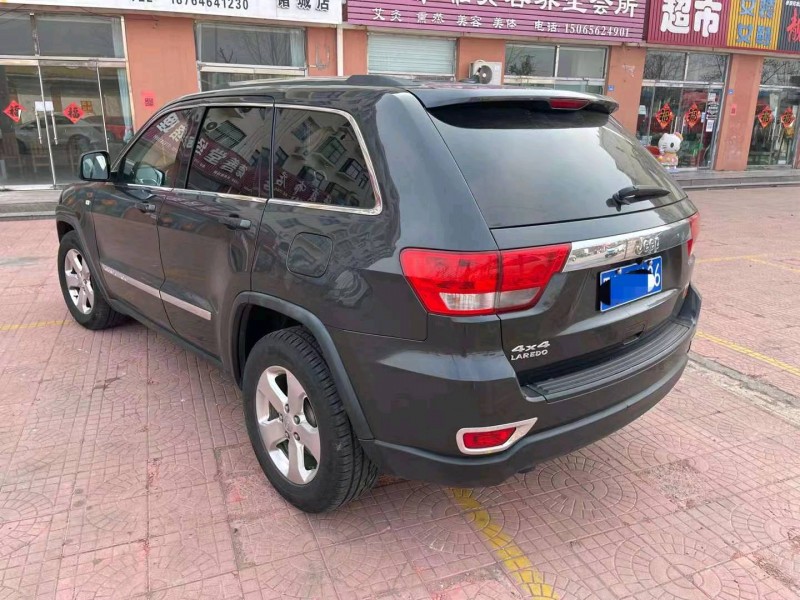 泰安11年Jeep大切諾基7