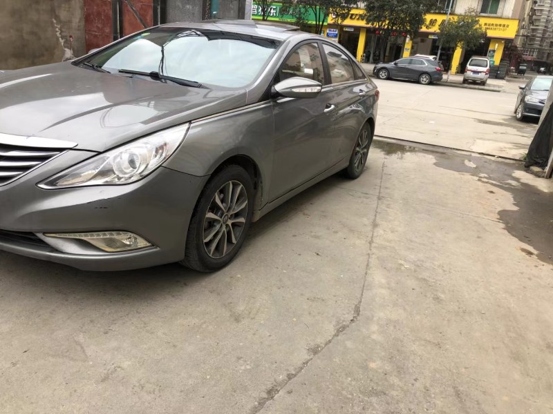綿陽13年現代索納塔八4