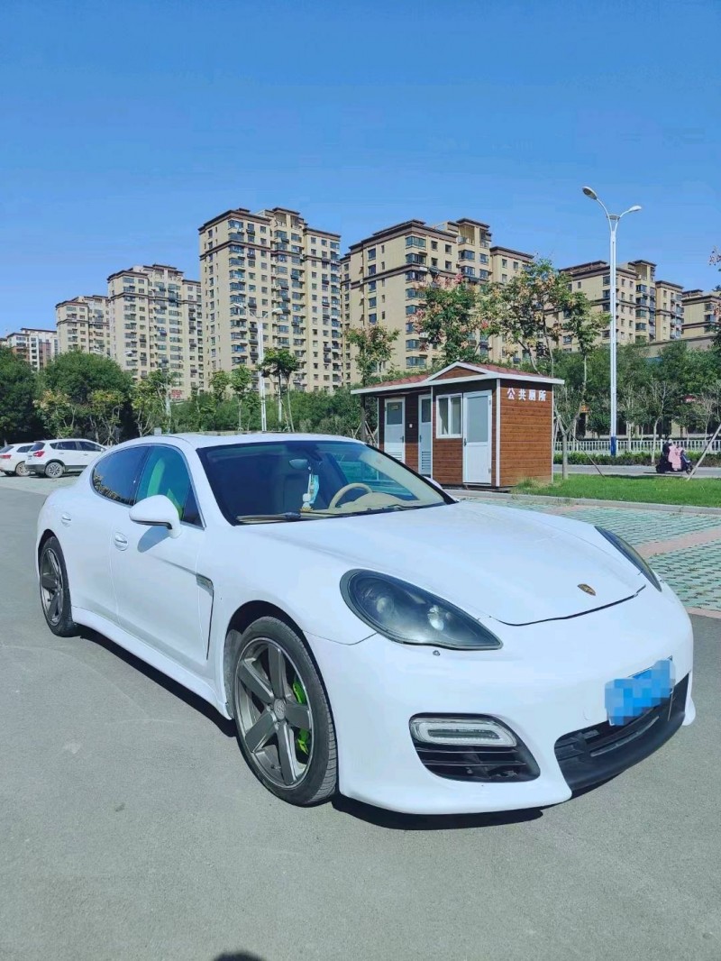 聊城13年保時捷帕拉梅拉3