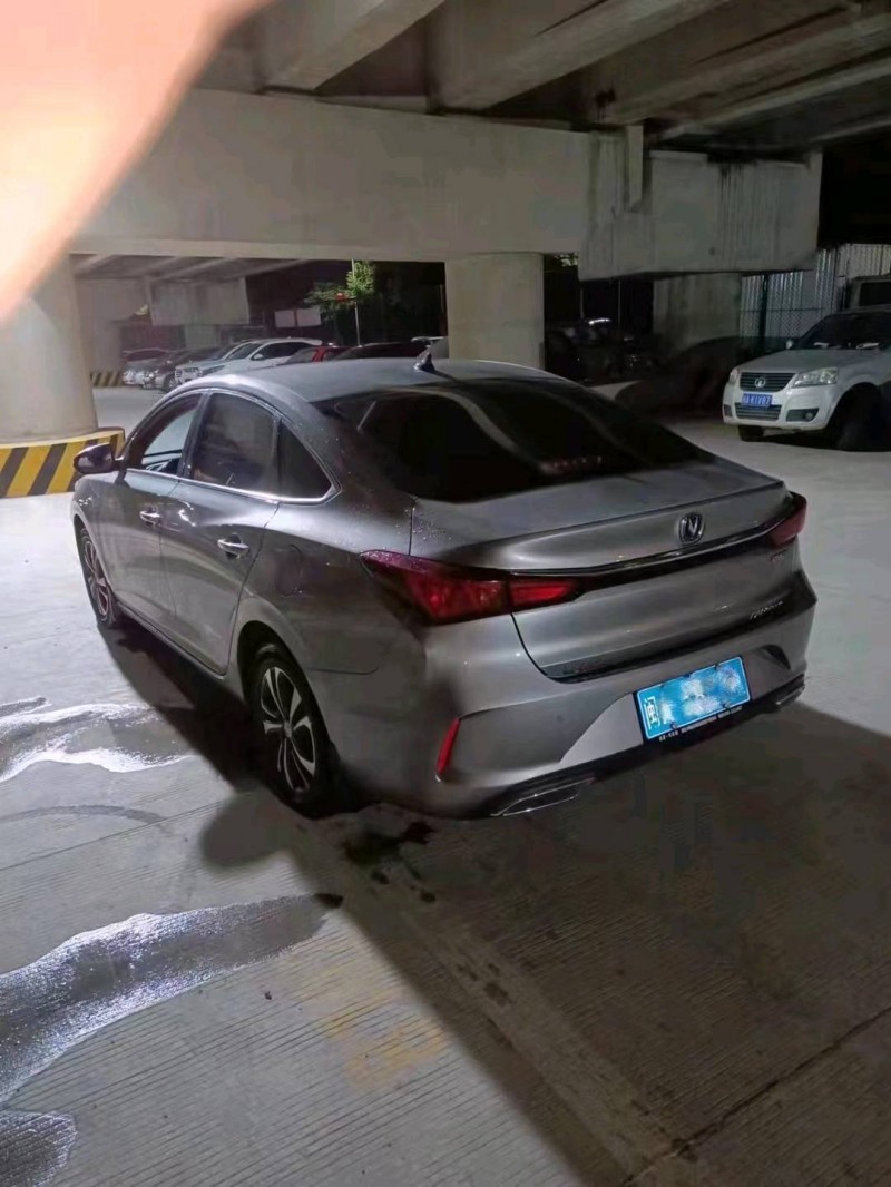 廈門20年長安汽車逸動4