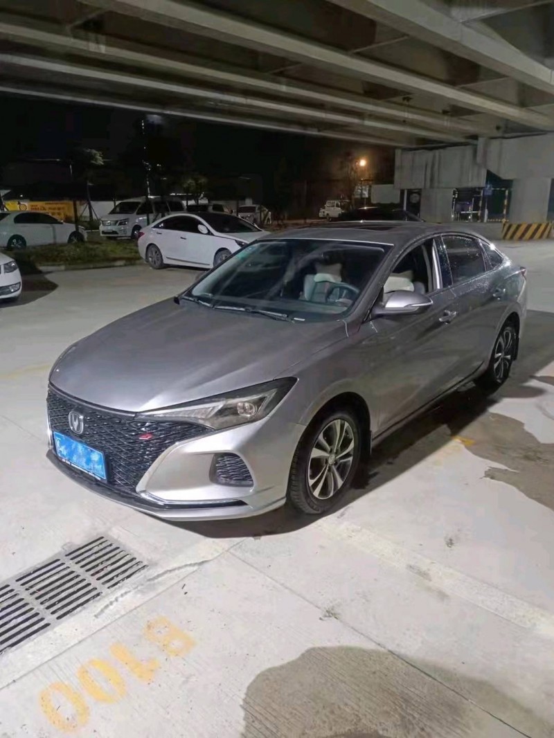 廈門20年長安汽車逸動3