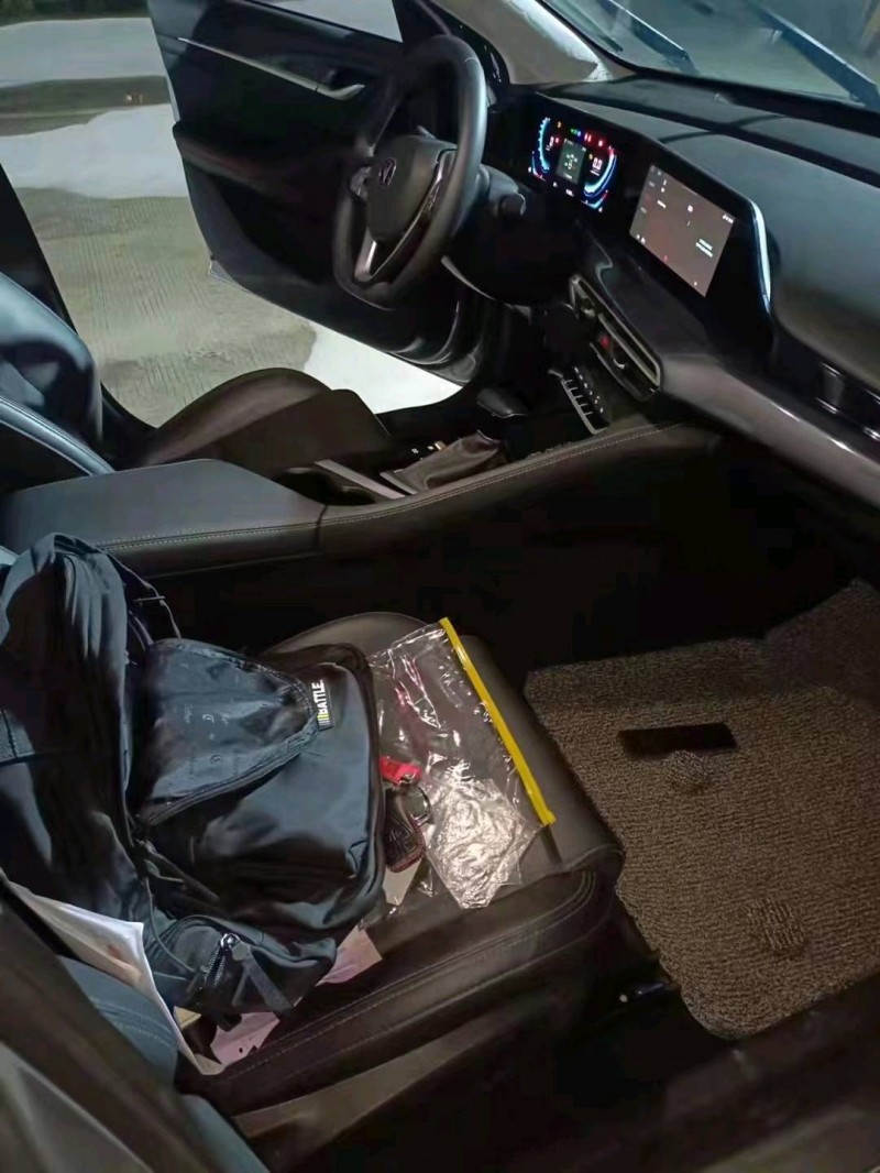 廈門20年長安汽車逸動7