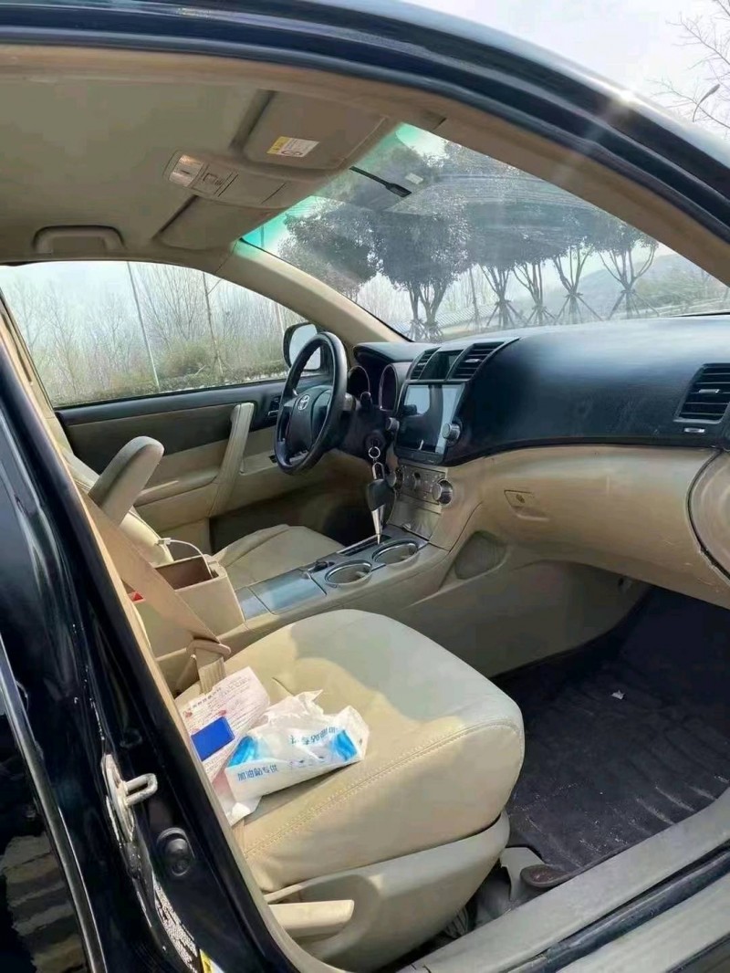 北京14年丰田汉兰达4