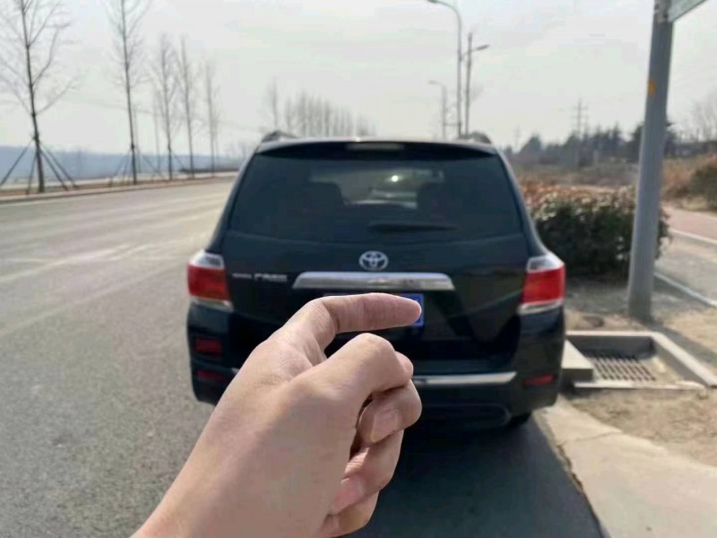 北京14年丰田汉兰达6