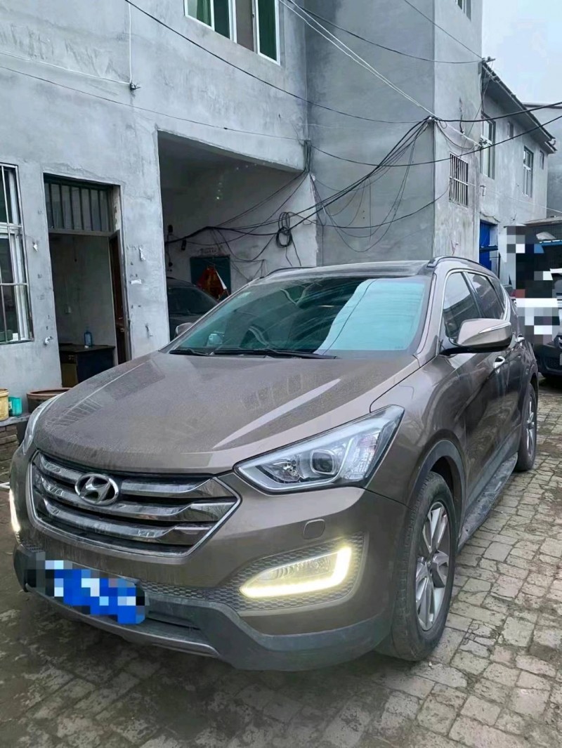 北京14年现代全新胜达2