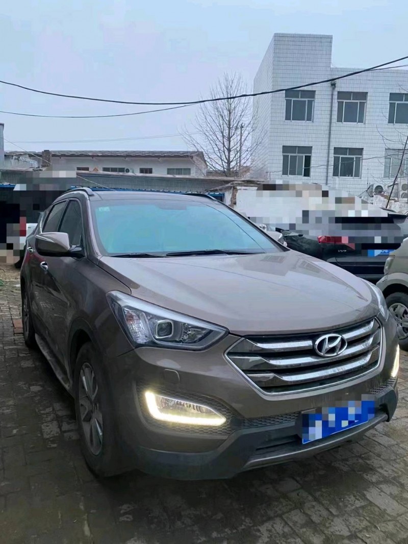 北京14年现代全新胜达3