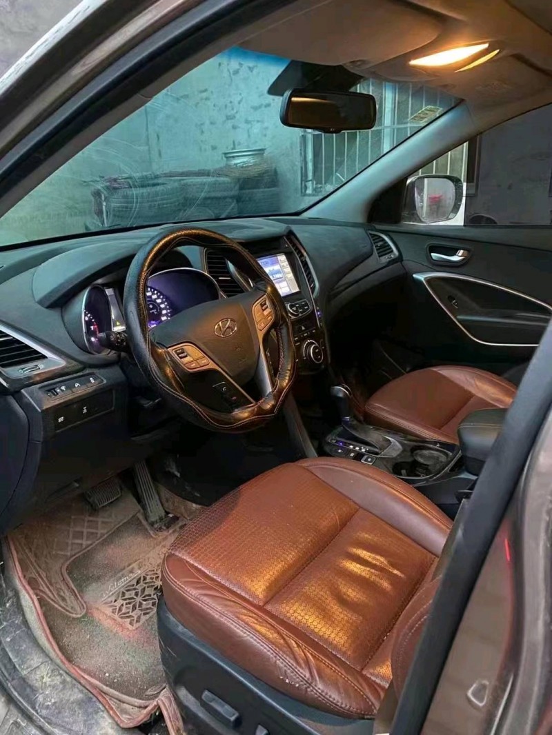 北京14年现代全新胜达4