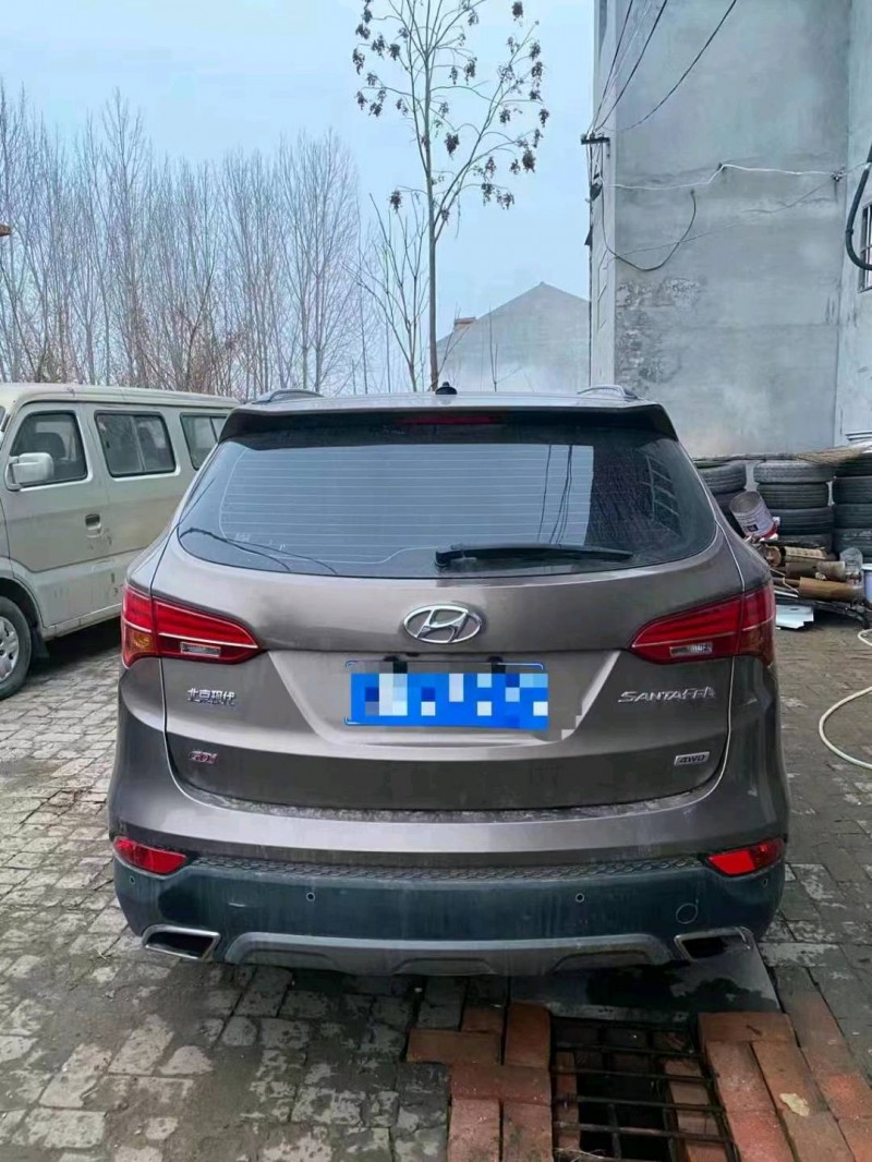 北京14年现代全新胜达7