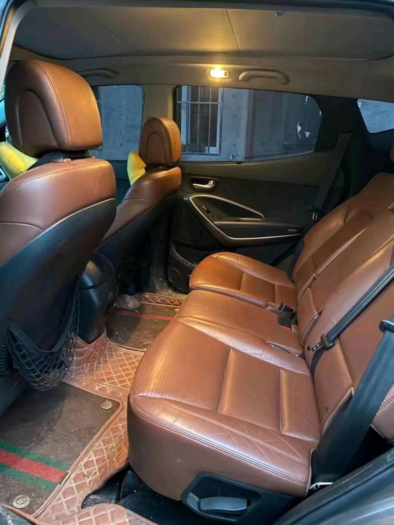 北京14年现代全新胜达6