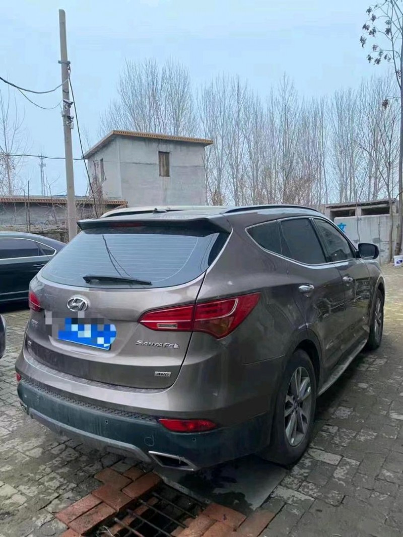 北京14年现代全新胜达9