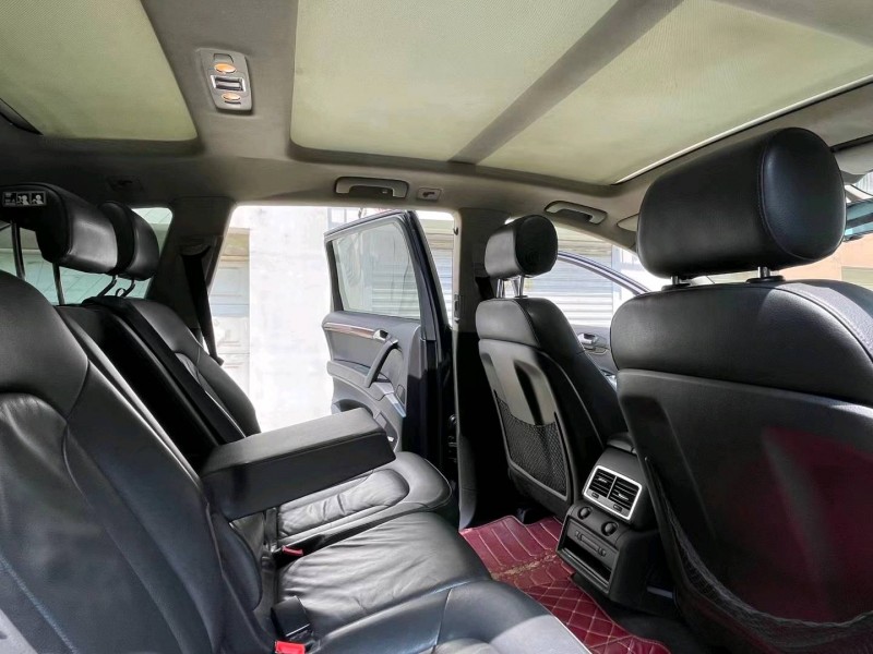 青岛12年奥迪Q76