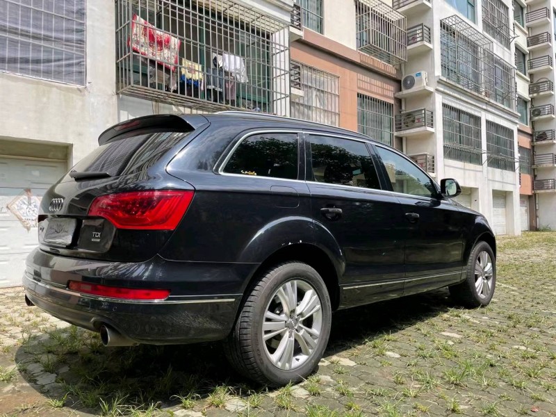 青岛12年奥迪Q77