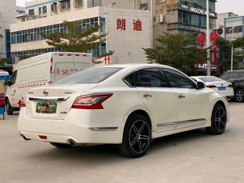 東莞14年日產天籟8