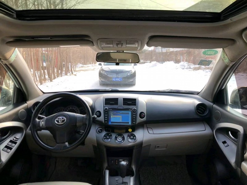 沈陽09年豐田RAV49