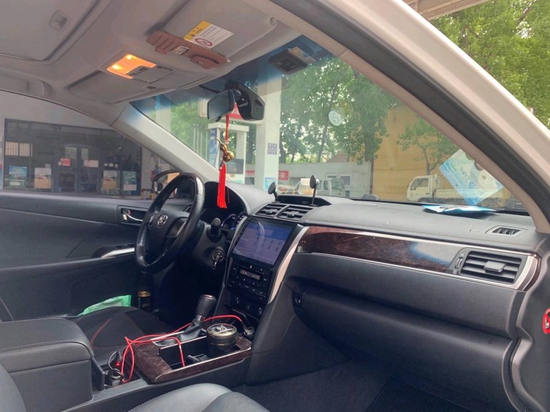 北京17年丰田凯美瑞5