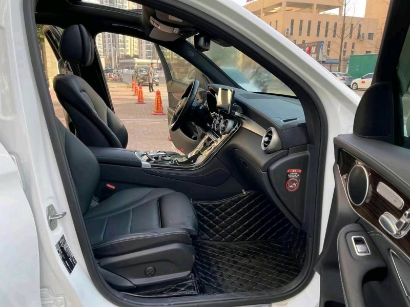 北京19年奔驰GLC4