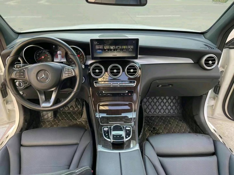 北京19年奔驰GLC8