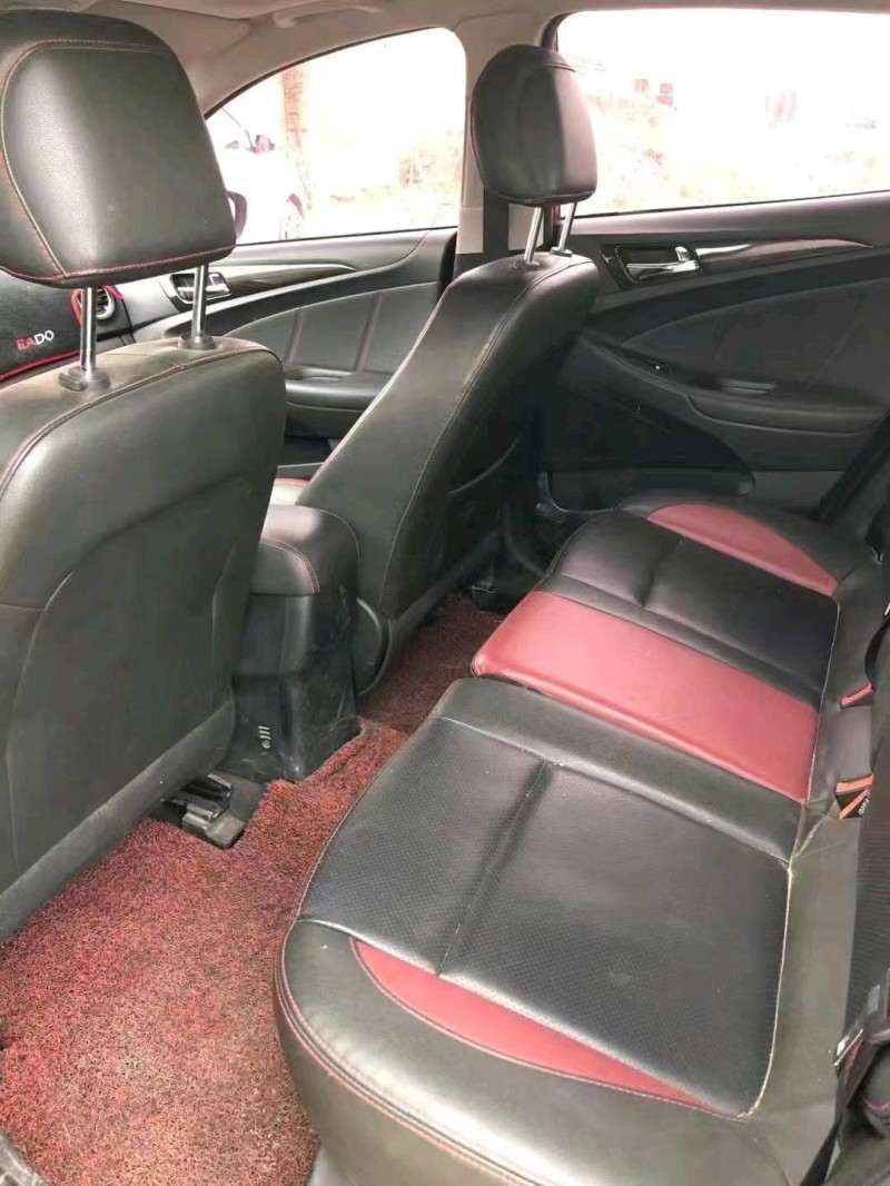 濟寧14年長安汽車逸動6