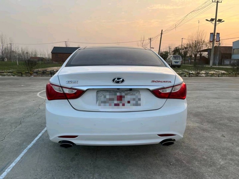 徐州14年现代索纳塔八2