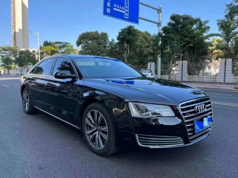 龍巖14年奧迪A8L8